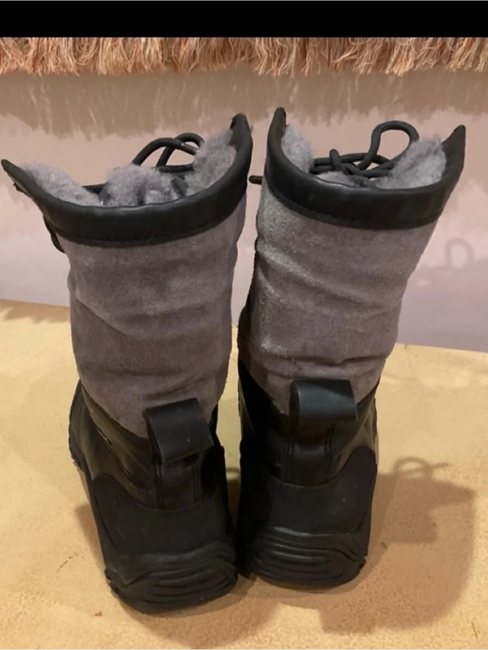 UGG Adirondack Leather Boots size 6